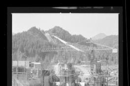 [Casa de máquinas en una segunda etapa : Construcción de bocatomas para aguas de riego provenientes de las Centrales Antuco y Abanico]