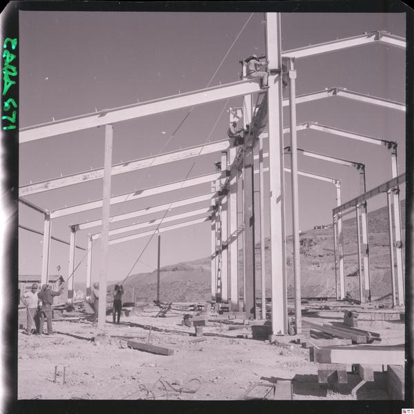 [Construcción de la maestranza del mineral de hierro "El Algarrobo"]