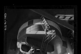 Interior de la casa de máquinas, se aprecian algunos de sus cinco generadores