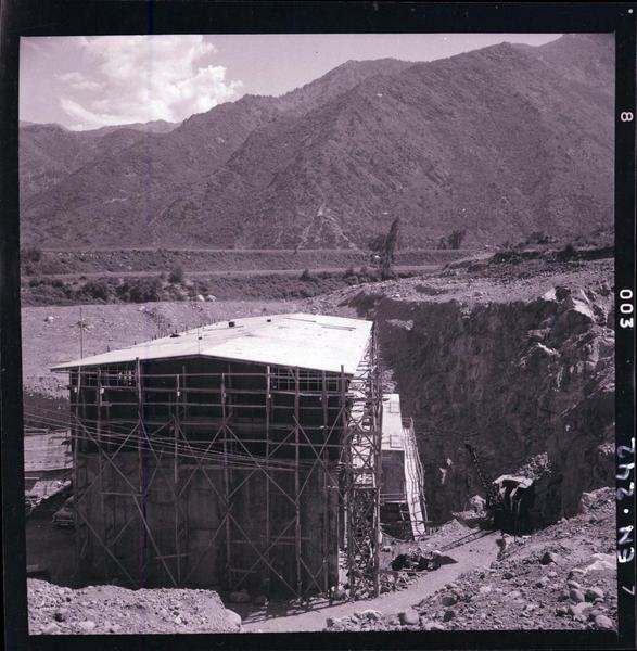 [Obras de construcción de la casa de máquinas de la Central]