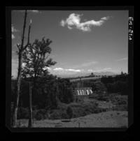 [Vista de las 5 compuertas que permiten regular el paso de las aguas por las tuberías]