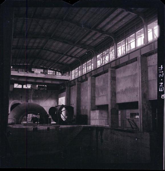 [Vista interior de la construcción de la casa de máquinas de la Central]