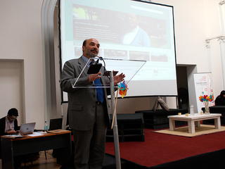 Director Dibam en encuentro