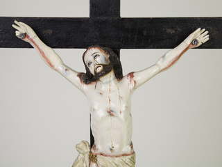 Cristo Crucificado. Museo de Arte y Artesan�a de Linares. Colecci�n: Imaginer�a Religiosa. N� de Inventario: 283-1.