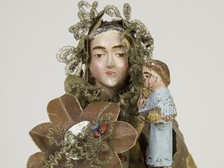 V�rgenes y santas para educar a las mujeres