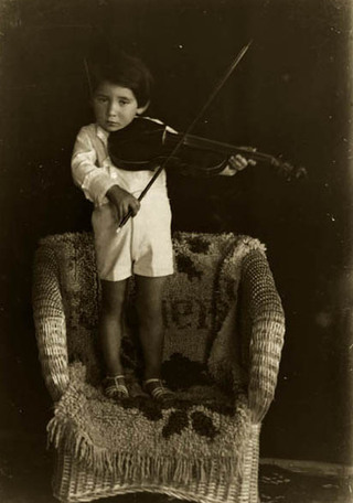 Ni�o y su viol�n