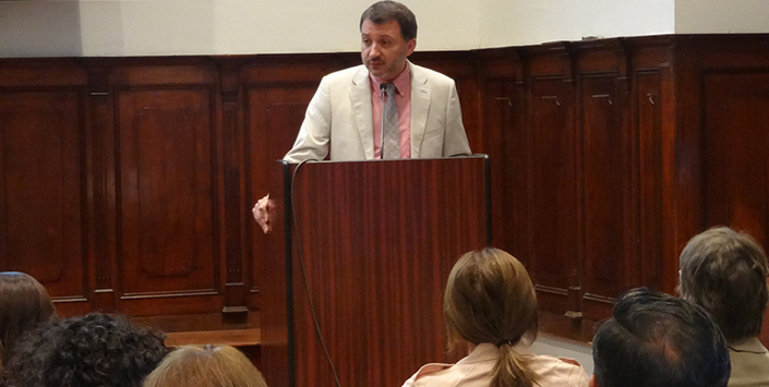 Alan Trampe, subdirector de Museos Dibam.