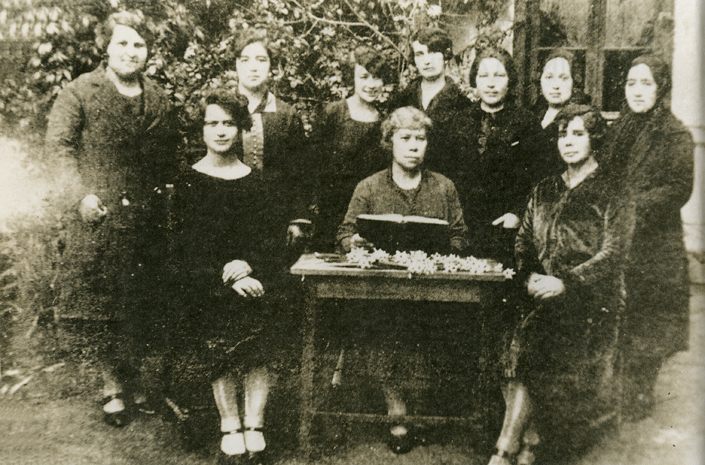 Profesoras de la Escuela de Aplicacin, 1912. Memoria Chilena, Biblioteca Nacional de Chile.  MC0023730