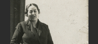 Emelina Molina junto a su madre