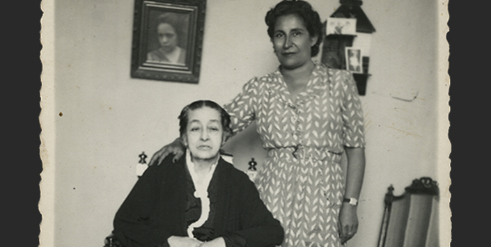 Emelina Molina y Nelly Aguirre de  Hern�ndez, 1946.