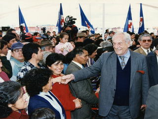 Donaci�n de documentaci�n de Gabriel Vald�s