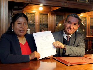 Patricia Gutirrez, alcaldesa de la Ilustre Municipalidad de Putre y Javier Daz, director (S) del Servicio Nacional del Patrimonio Cultural.