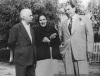 Ángel Cruchaga Santa María junto a Rosamel del Valle