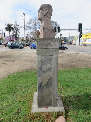 Imagen del monumento Roberto Flores