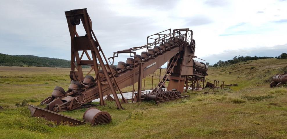 Imagen del monumento Draga aurífera existente en Russfin