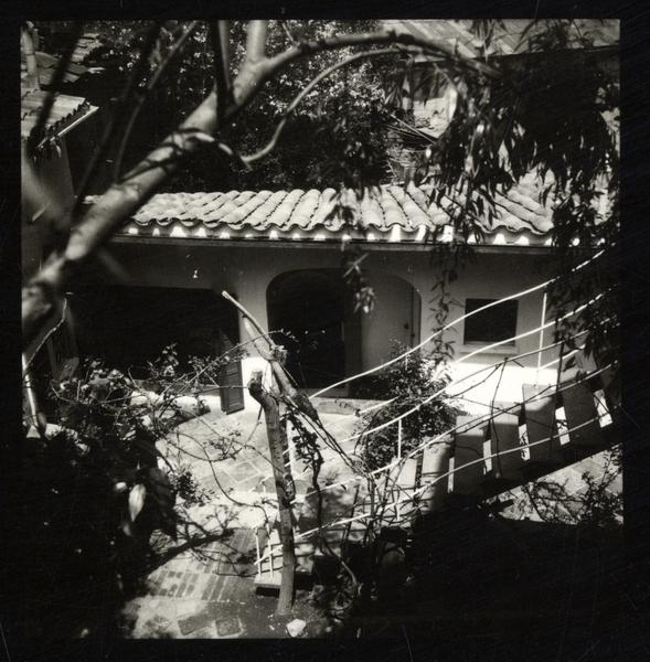 [Patio interior de "La Chascona"]