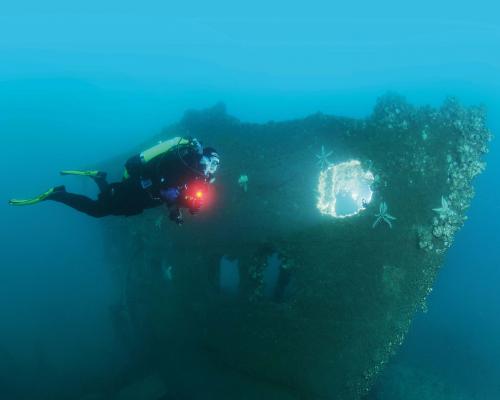 Imagen del monumento Patrimonio subacuático que indica: a) Sitios, estructuras, construcciones, artefactos y restos humanos en conjunto con su entorno arqueológico y natural.