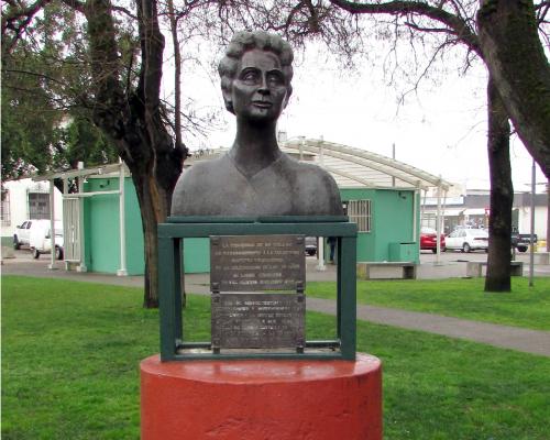 Imagen del monumento Amelia Troncoso T.