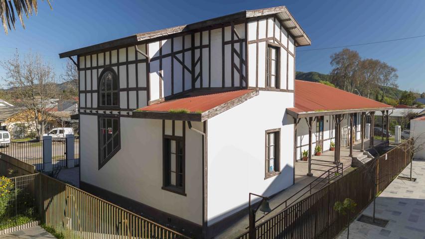 Imagen del monumento Escuela básica de Peralillo