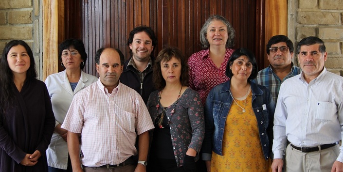 Atrás de izquierda a derecha: Magaly Otey, Víctor Bahamonde, Marijke van Meurs, Christian Manosalba; adelante de izquierda a derecha: Jannette González, Jorge Meyer, Sandra Santana, Silvia Soto y Luís Sandoval.