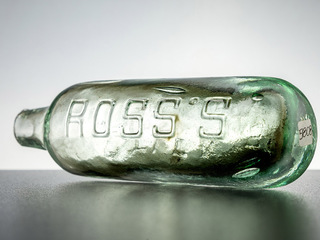 Botella de bebida carbonatada Ross Belfast