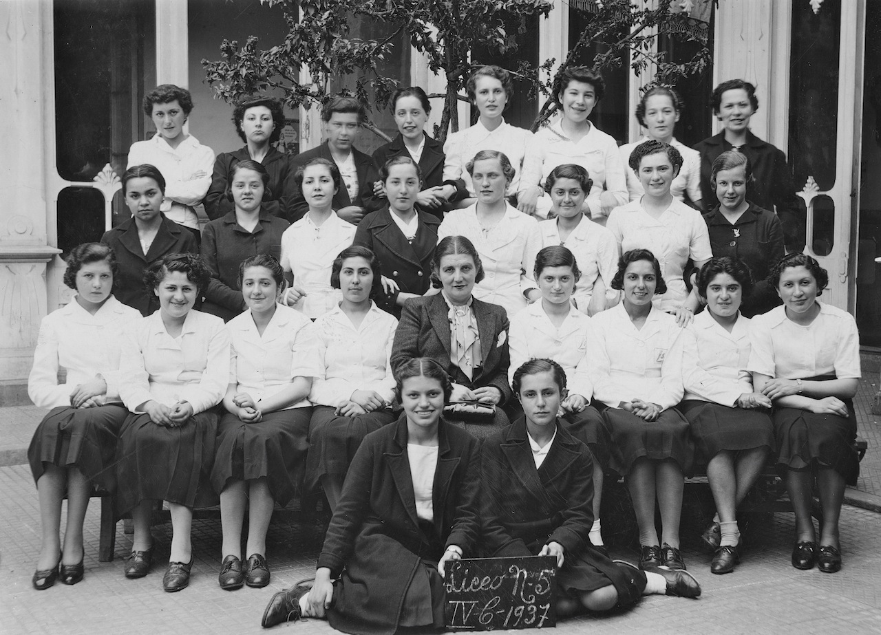 Liceo n°5 de niñas 4°C, 1937 Liceo n°5 de niñas 4°C, 1937