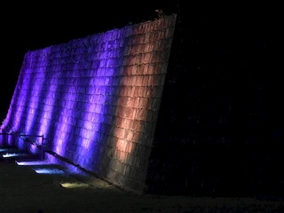 Baluarte este iluminado