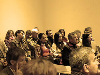 Asistentes a la charla de restauración en La Serena.