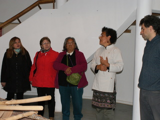 Jimena Saiter Muñoz presentando sus obras