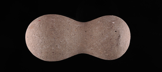 Artefacto pulido en piedra sin evidencias de uso