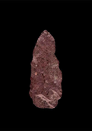 Punta de proyectil tallada en piedra, Norte Chico