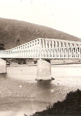 Puente Banco de Arena, río Maule, Constitución