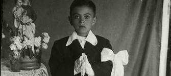 Niño en su primera comunión