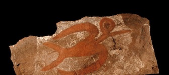 Bloque de piedra con petroglifos