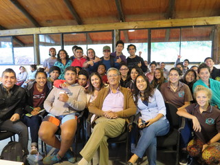 Alfonso Rapu y asistentes a la actividad "Conociendo Nuestra historia"