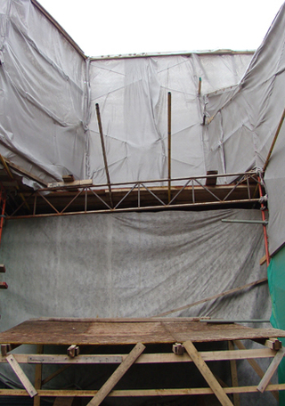 Trabajos en el frontis del museo.