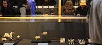 En la muestra pueden apreciarse objetos arqueológicos, minerales, fósiles y animales en taxidermia.