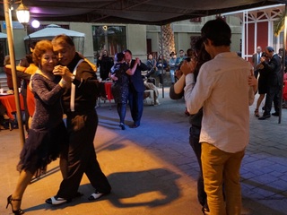 Título entre 66 y 75 caracteres (sin punto final y con mayúsculas y minúsculas)