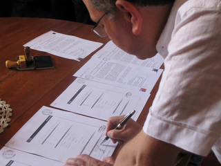 Firma de Convenio de préstamo "Cápsula Fénix 2".