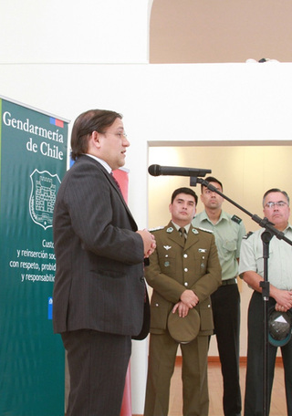 Autoridades en la inauguración.