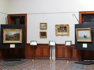 Continúa exhibición temporal de colección de pinturas en el Jardín de Invierno del Museo Regional de Magallanes