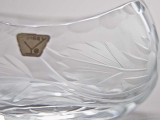 Violetero tallado por Luis Lorca