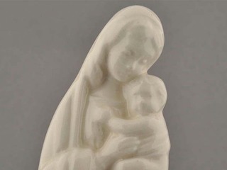 Virgen con el Niño, Cerámica de Lota.