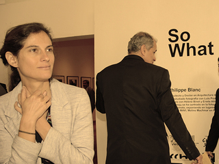 Teresa Hunneus en la inauguración de "So what"