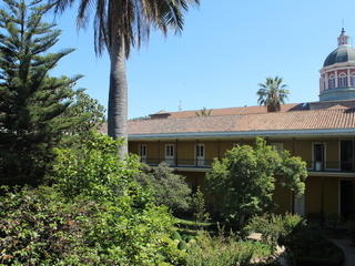 Patio público Centro Patrimonial Recoleta Dominica