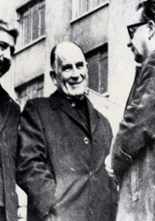 Cardenal Silva Henríquez presente en acto del 1° de mayo.