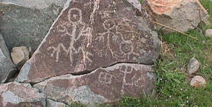 Petroglifo cajón del valle de Chalinga