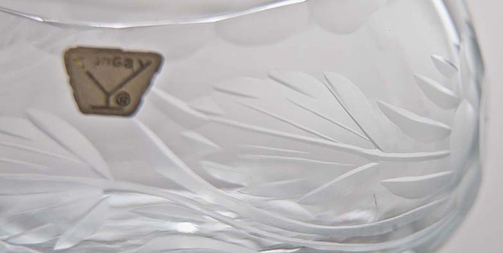 Violetero tallado por Luis Lorca