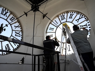 Reloj conservación pintura números