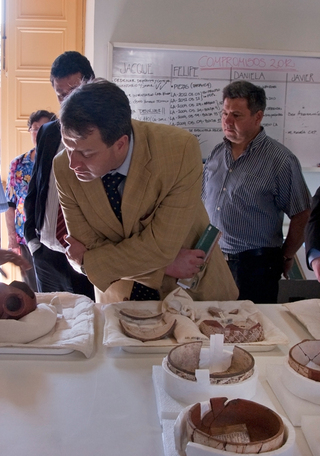 Visita al Laboratorio de Arqueología, Rivas, V.